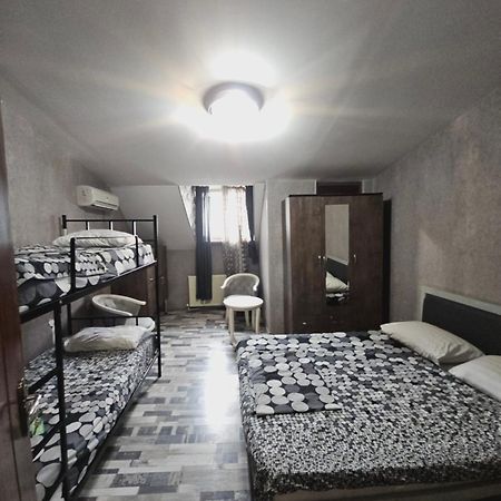 Kiev Hostel Tbilisi Bagian luar foto