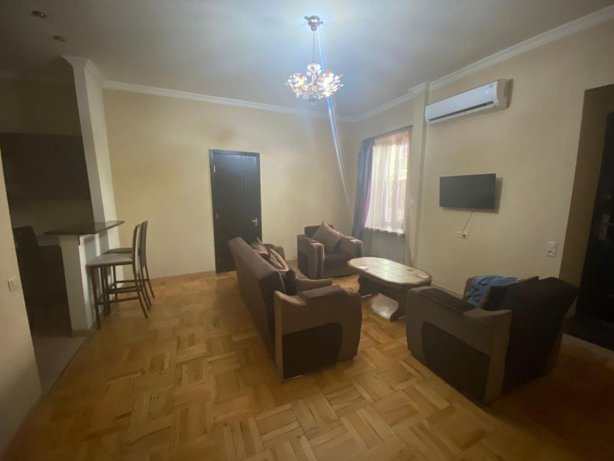 Kiev Hostel Tbilisi Bagian luar foto