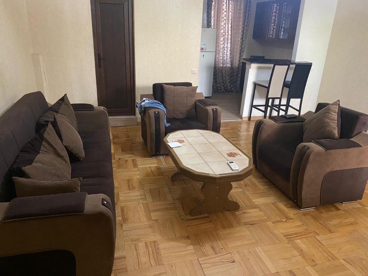 Kiev Hostel Tbilisi Bagian luar foto
