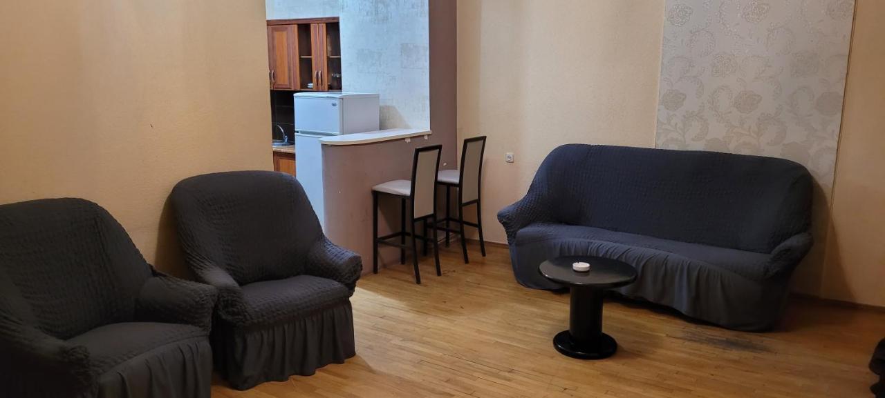 Kiev Hostel Tbilisi Bagian luar foto