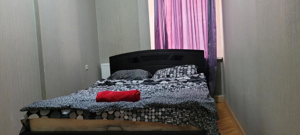 Kiev Hostel Tbilisi Bagian luar foto