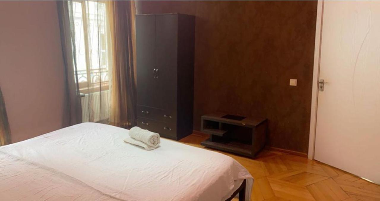 Kiev Hostel Tbilisi Bagian luar foto