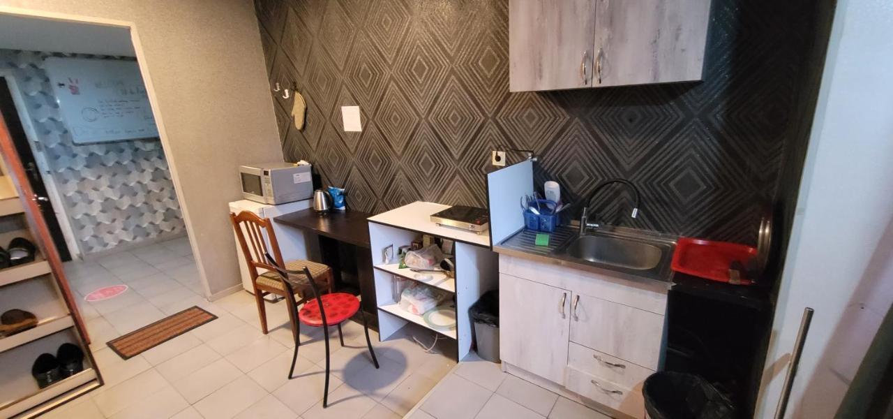 Kiev Hostel Tbilisi Bagian luar foto