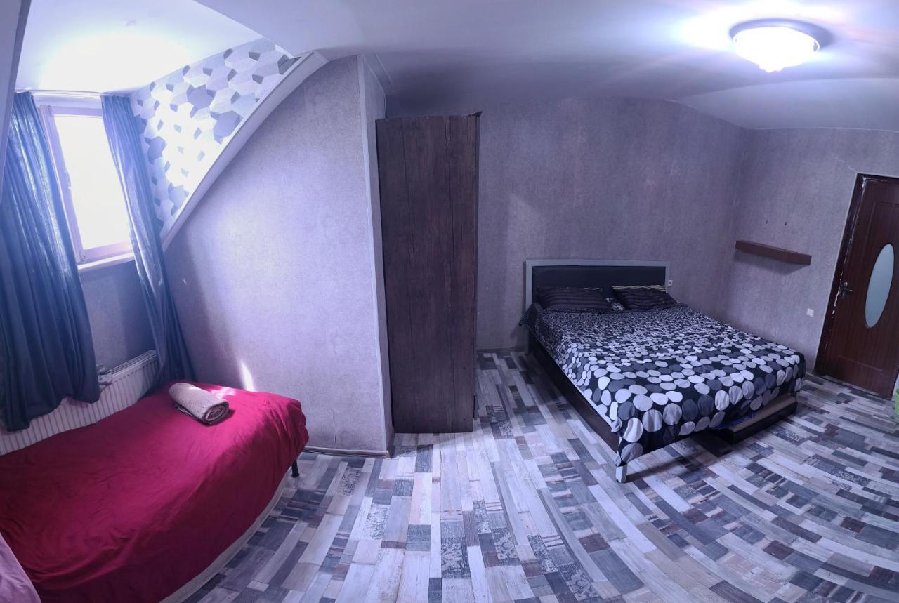 Kiev Hostel Tbilisi Bagian luar foto