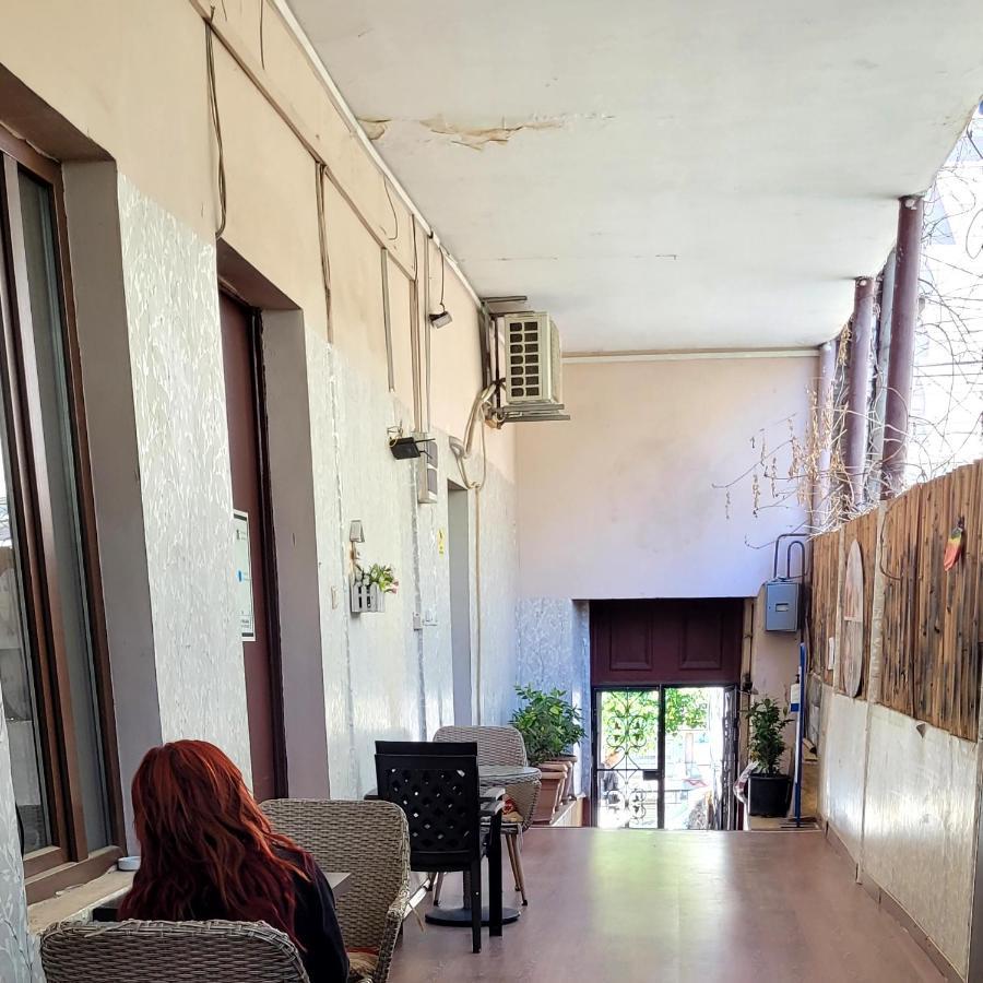 Kiev Hostel Tbilisi Bagian luar foto