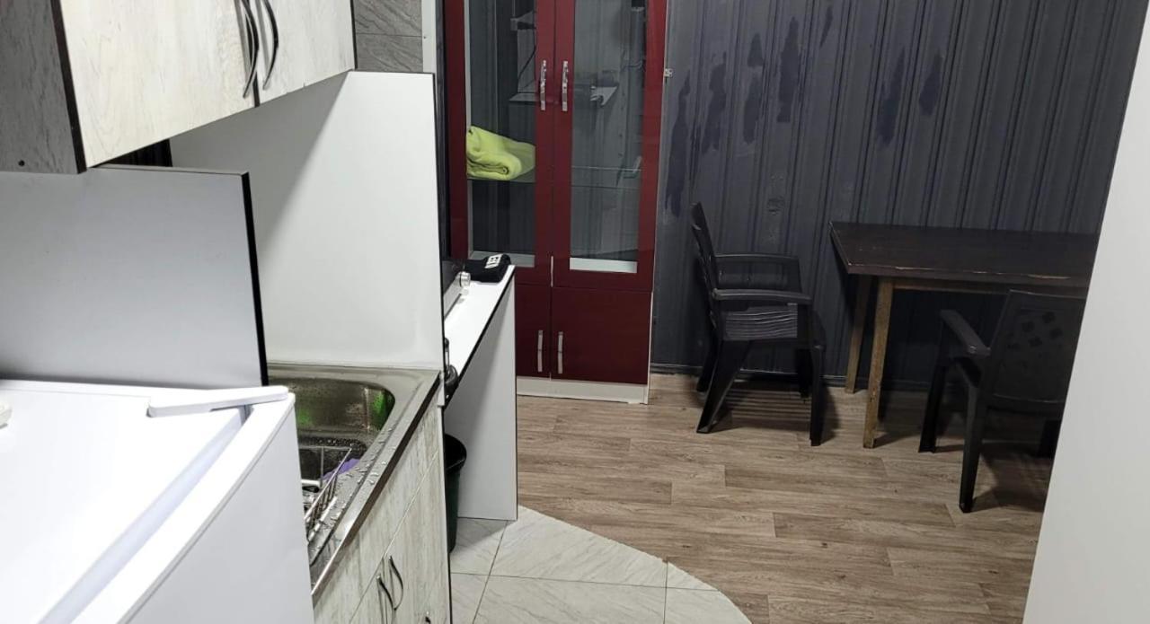 Kiev Hostel Tbilisi Bagian luar foto