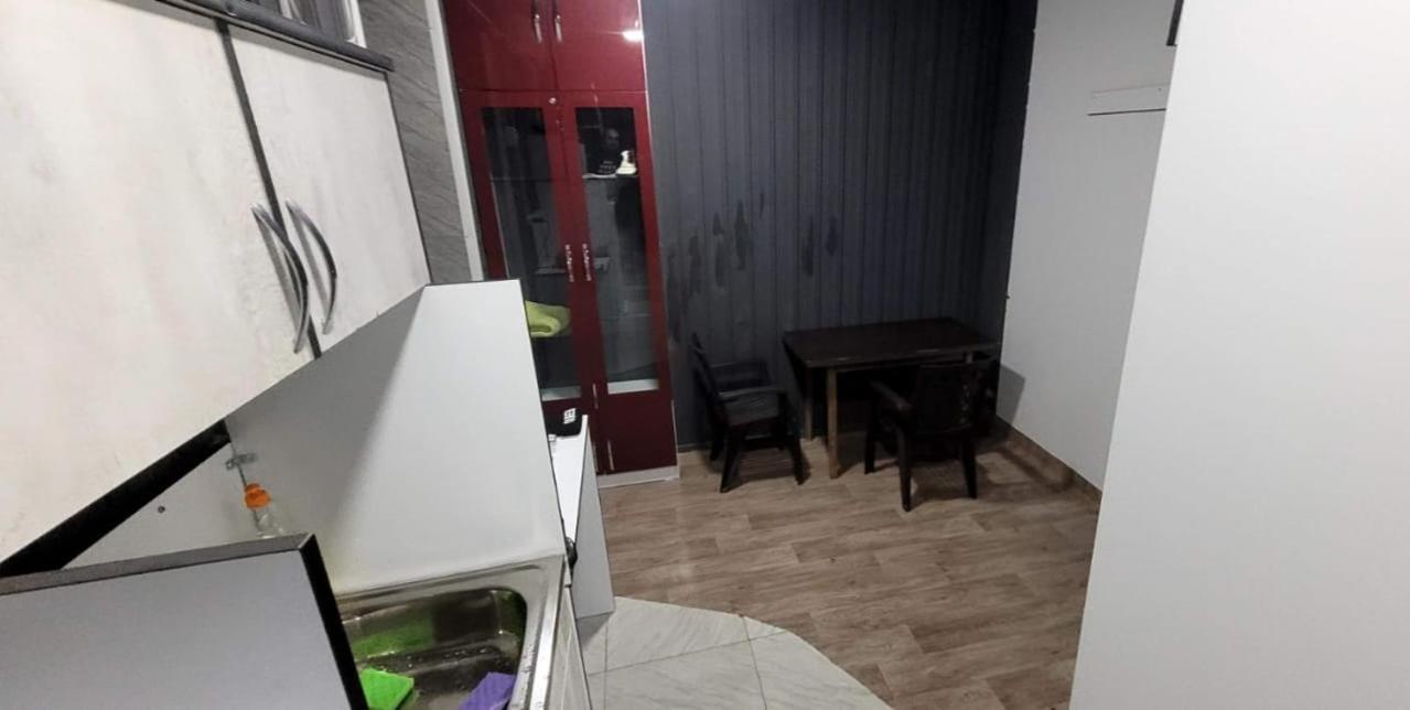 Kiev Hostel Tbilisi Bagian luar foto